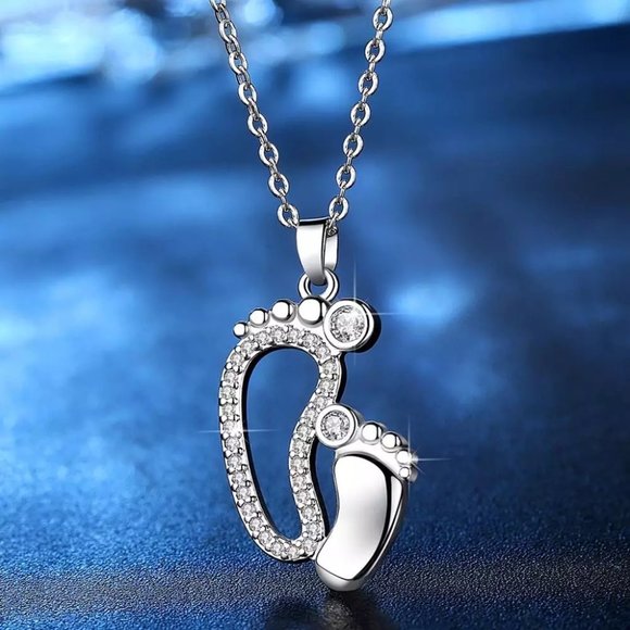 Beautiful Feet Necklace - Picture 4 of 5